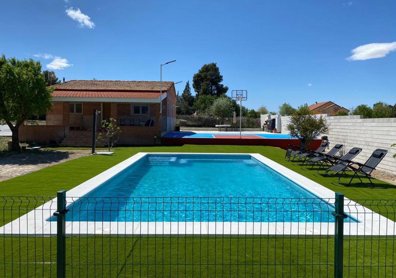 Casa Con Piscina, Villa Alarilla Fuentiduena de Tajo Bagian luar foto